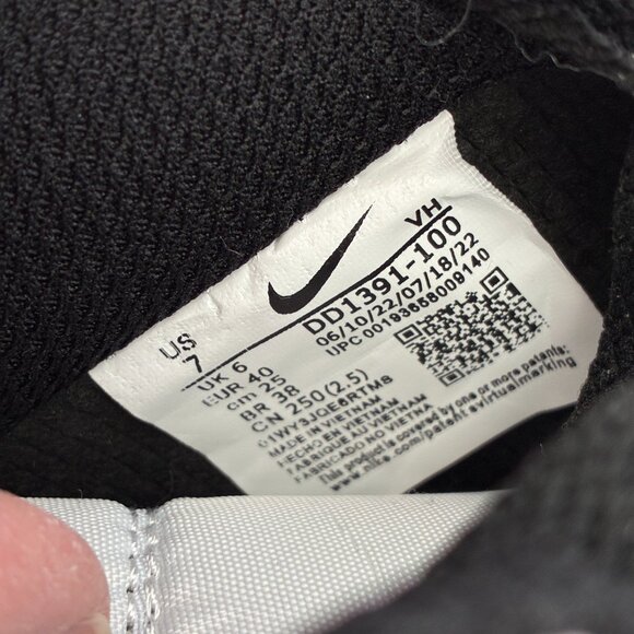 Nike Dunk Low Women's Shoes Sneaker Black & White Size 7 - Picture 12 of 12